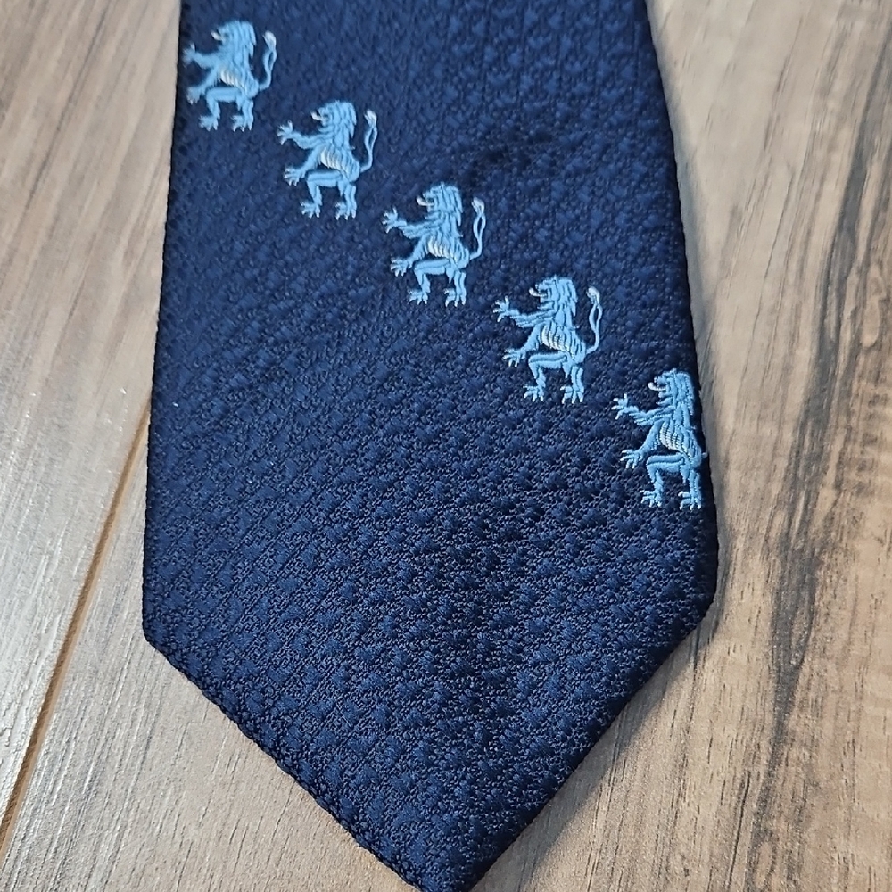 Resilio Piggs & Parsons Vintage Navy Blue Lion Patterned Men's Tie